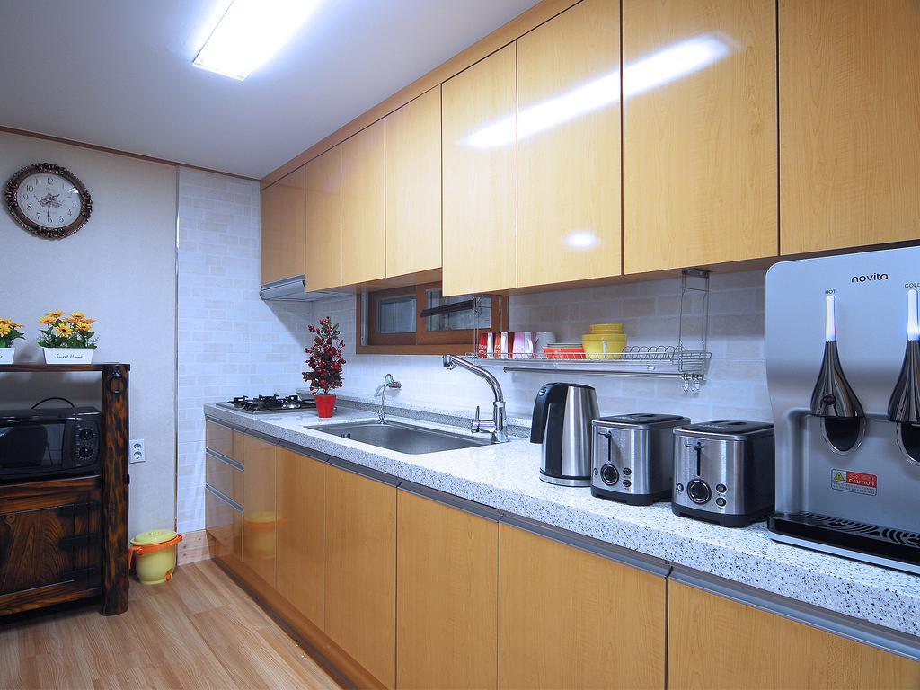 Mago Guesthouse Сеул Екстериор снимка